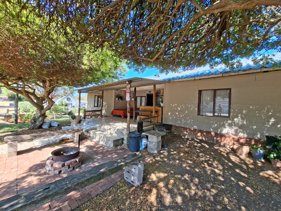 6 Bedroom Property for Sale in Hartenbos Central Western Cape